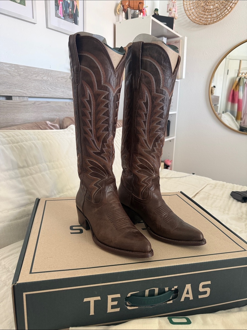 Tecovas Abby boots